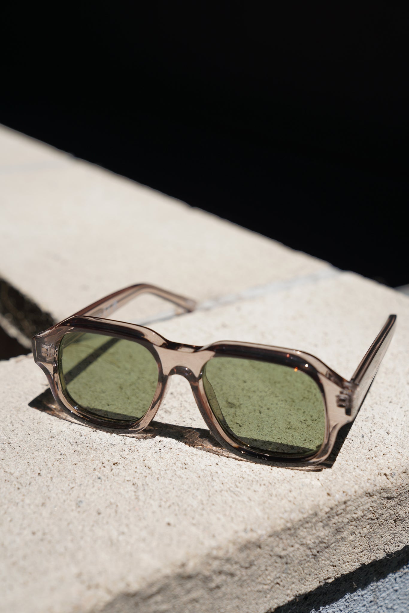 Vintage Brown Square Sunglasses – Retro Transparent Frame with Green Tinted Lenses