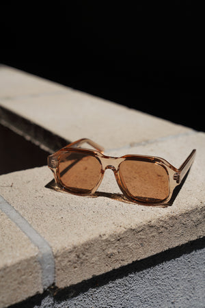 Vintage Amber Square Sunglasses – Retro Transparent Frame with Brown Tinted Lenses